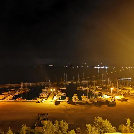 Artemis Sunset View アパート *