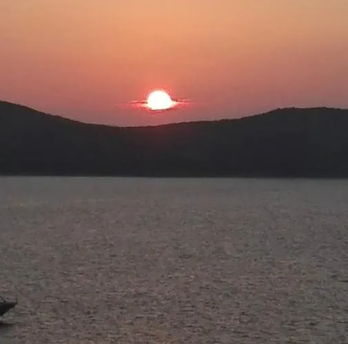 公寓 Artemis Sunset View *